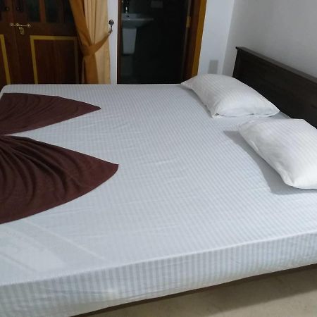 Villa Palm Breeze Polhena 外观 照片