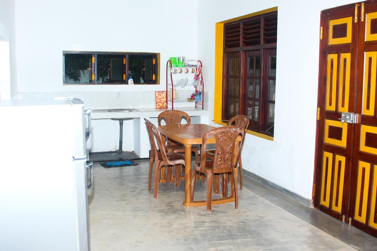 Villa Palm Breeze Polhena 外观 照片
