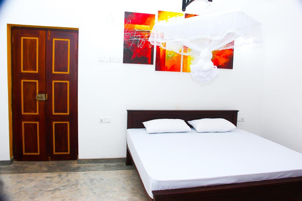 Villa Palm Breeze Polhena 外观 照片