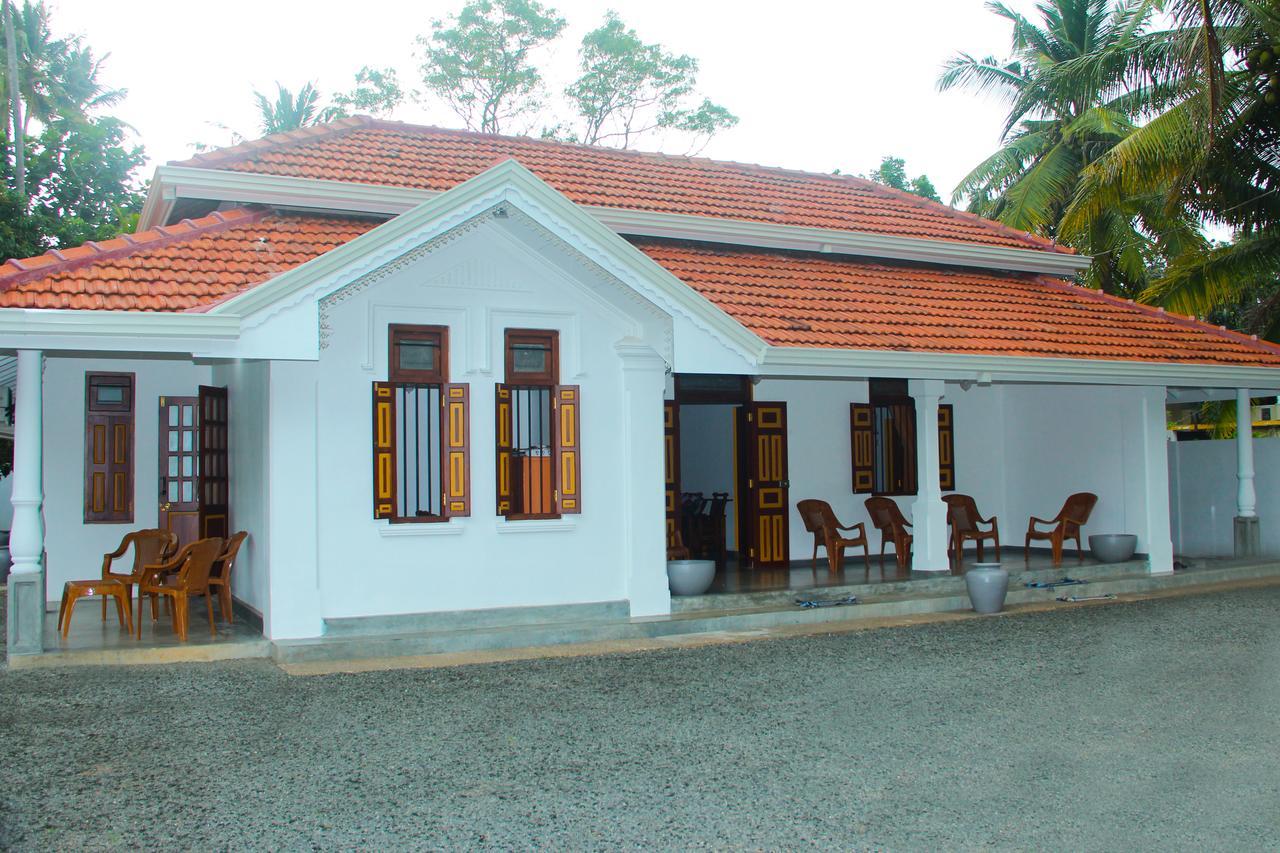 Villa Palm Breeze Polhena 外观 照片