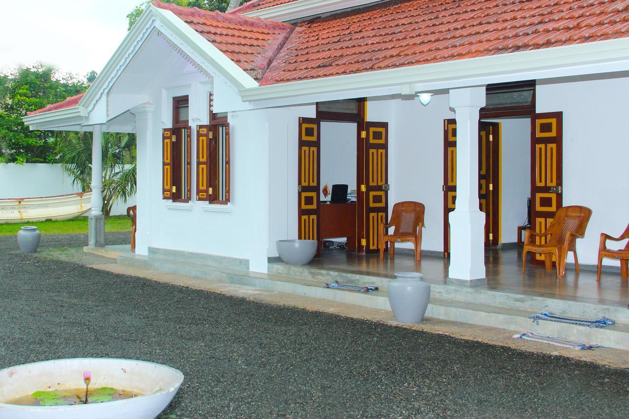 Villa Palm Breeze Polhena 外观 照片