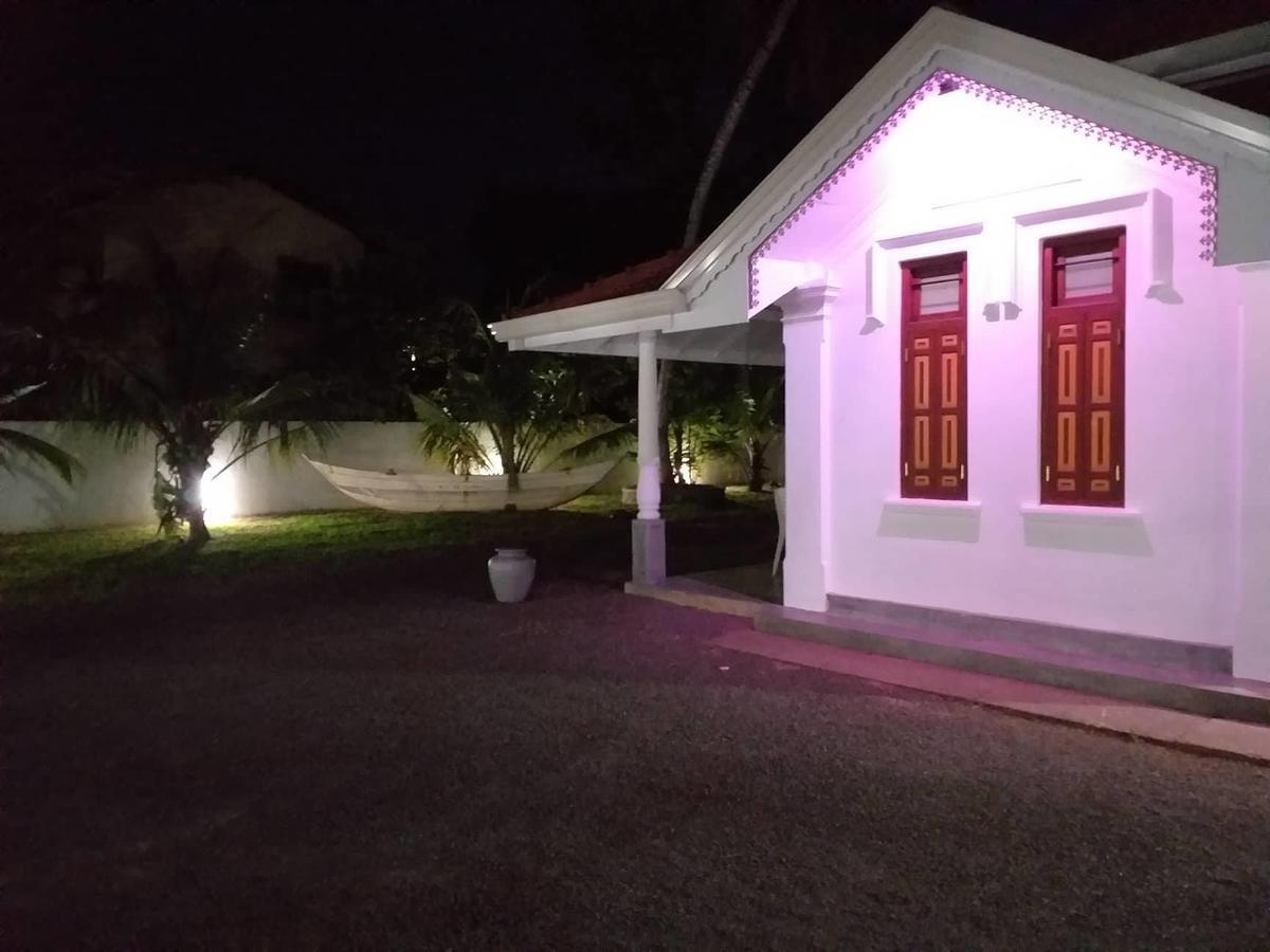 Villa Palm Breeze Polhena 外观 照片